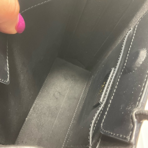 Fendi Medium Shopping Bag - Picture 12 of 16